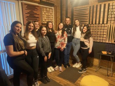 Нашите талантливи ученици в професионално музикално студио! 2